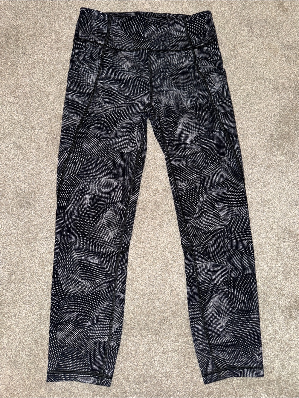 Lululemon women’s time to sweat crop leggings